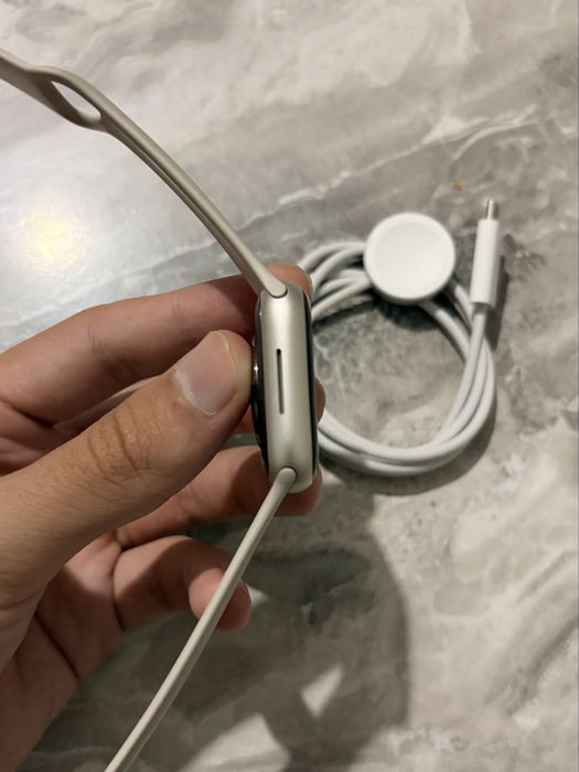Apple Watch 8 41mm 100% Starlight