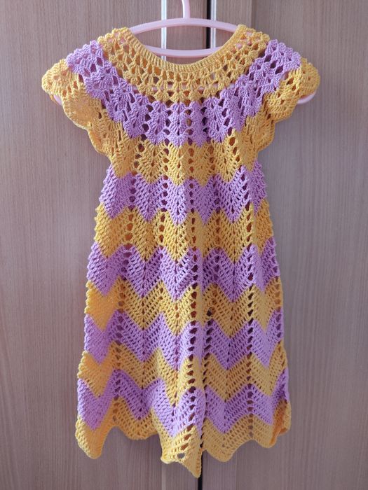 Платья и шапочки для девочек