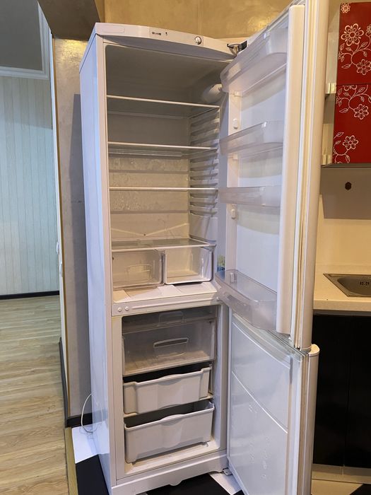 Холодильник INDESIT