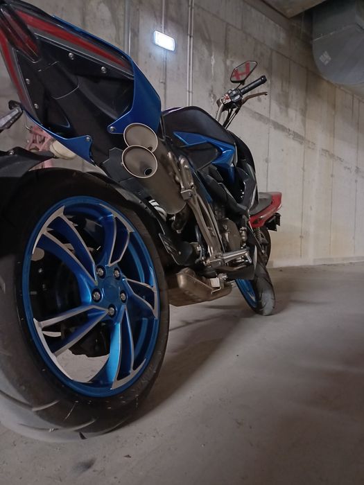 Motocicleta Zontes R1