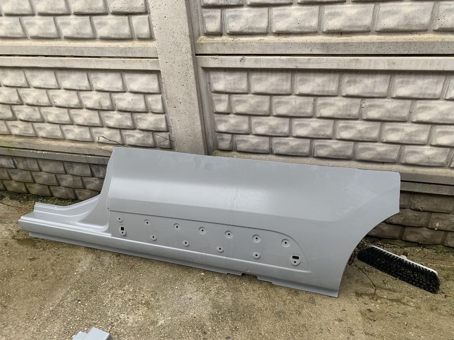 Prag dreapta Dacia Dokker /varianta persoane si marfa