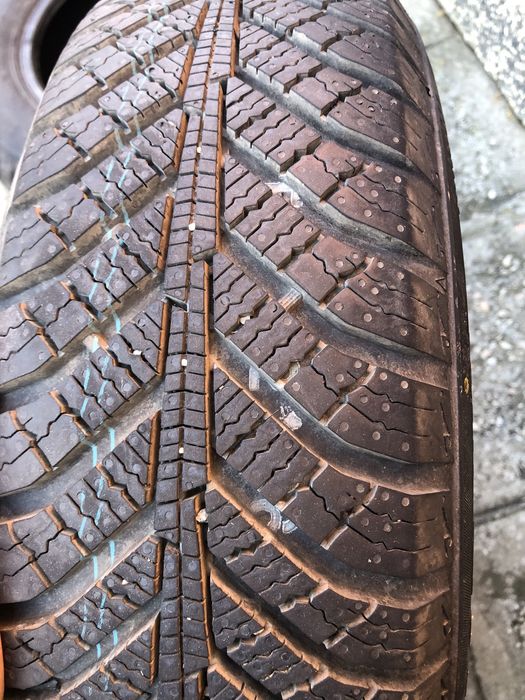 Продавам 2 бр 13” нови всесезонни гуми Kumho