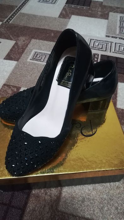 Продам туфли женские