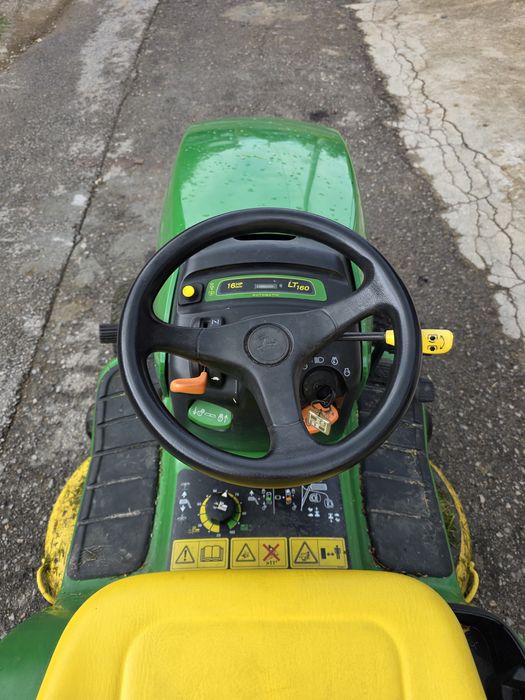Тракторна косачка John Deere LT160 – Хидростат