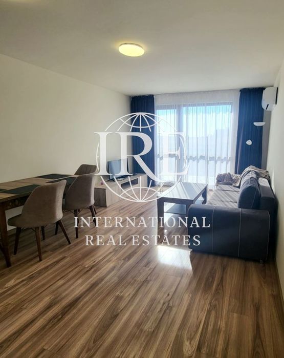 Двустаен апартамент за продажба само на метри от морето и плажа!