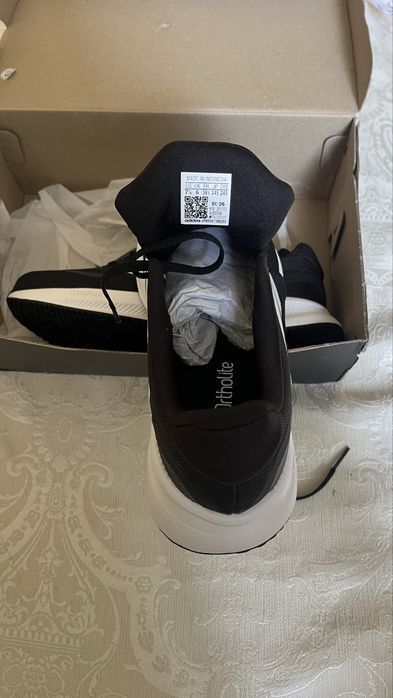 Кроссовки Adidas 39 размер новые,оригинал