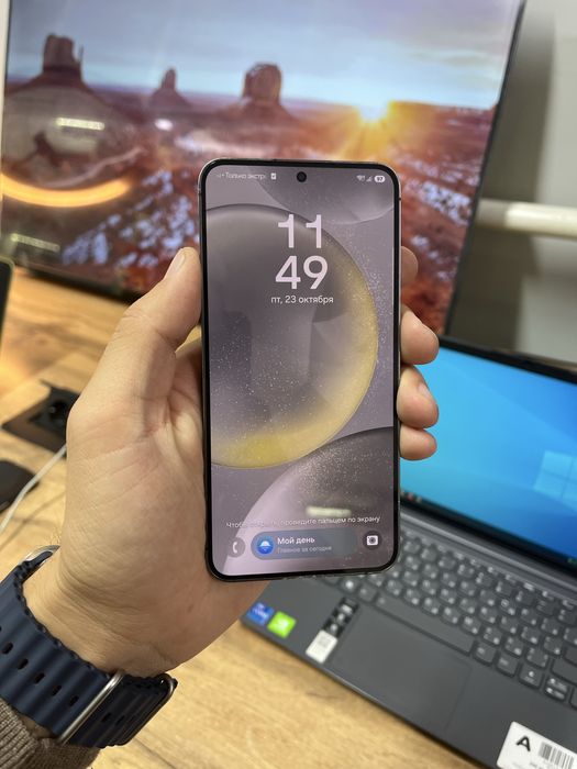 Телефон Samsung Galaxy S24