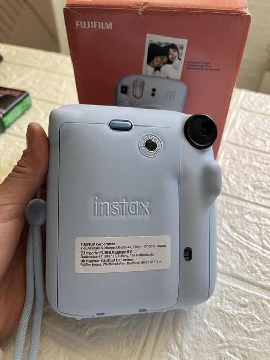 продается instax mini 12