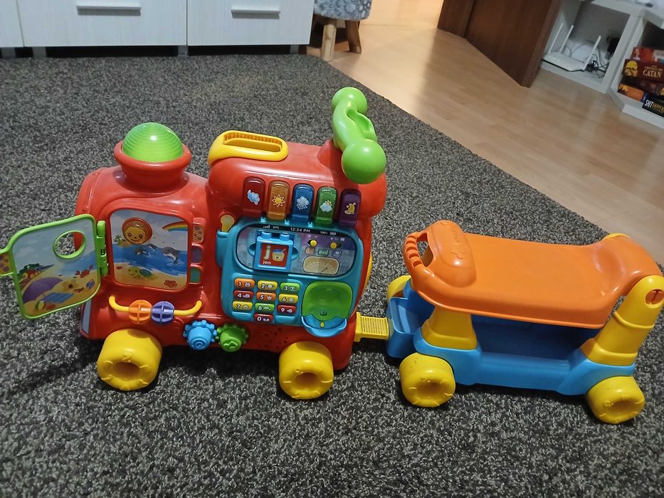 Tractor cu remorc ca melodii si cuvinte