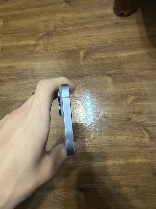 Продам Iphone 14 256