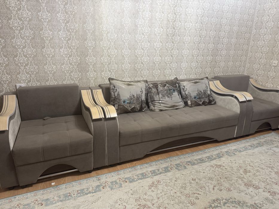 Диван в хорошем состоянии