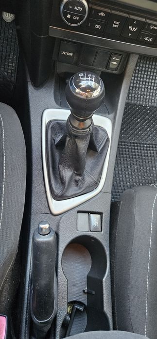 Тойота Аурис 2.0 126 коня