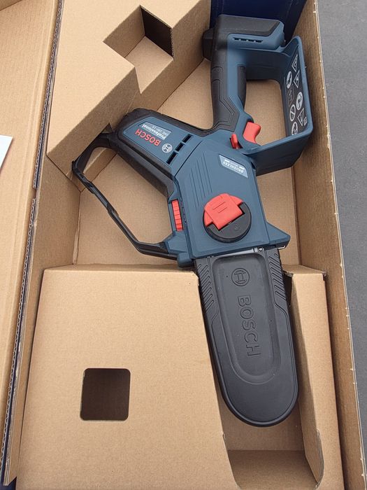 Ferăstrău cu lanț pe acumulator Bosch GKE 18V-15