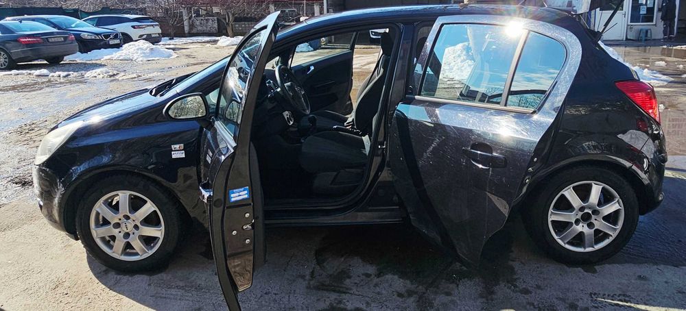 Opel Corsa 1,2 benzină