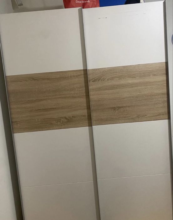 Dulap cu usi glisante
