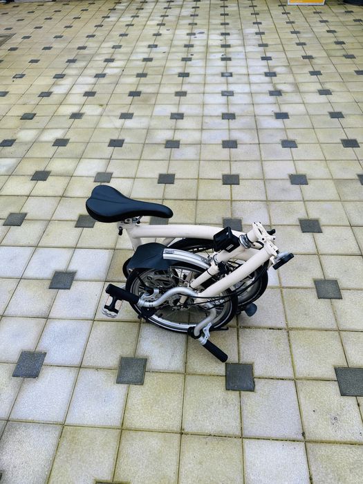 Bicicleta pliabila Brompton