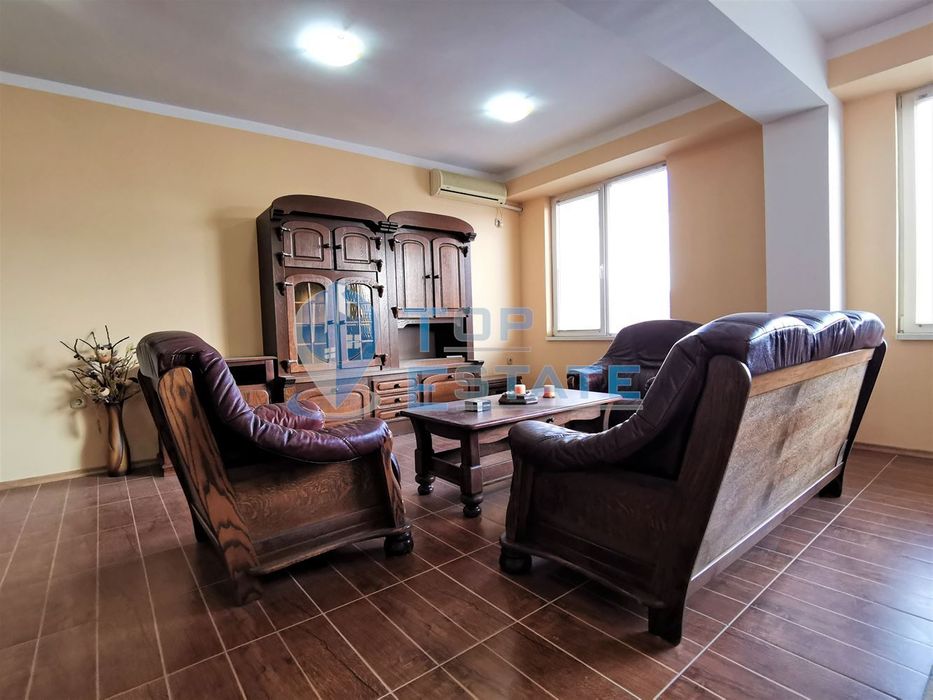 Продава се Офис в Горна Оряховица - 57 кв.м за 1141 €/кв.м - Снимка #4