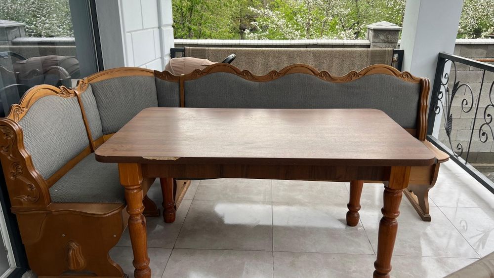 Угловой диван для кухни