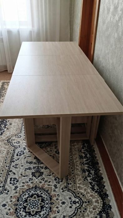 Продам стол книжку