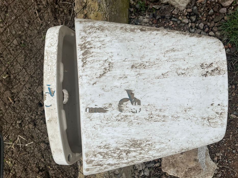 Унитаз сатылады.