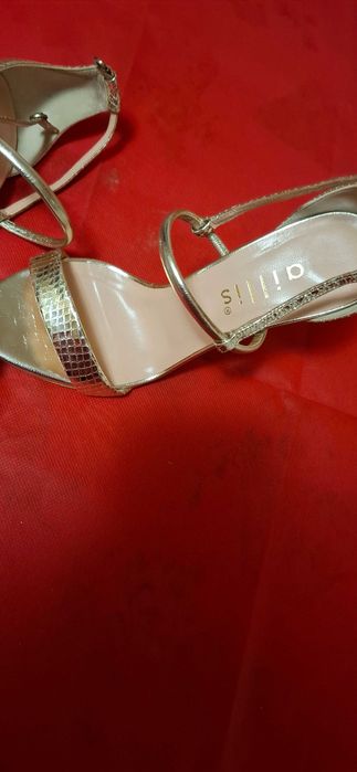 официални летни дамски обувки и сандали