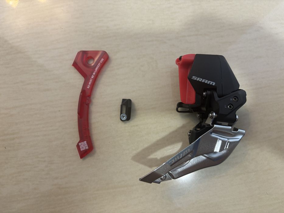 Schimbator nou fata Sram Rival AXS