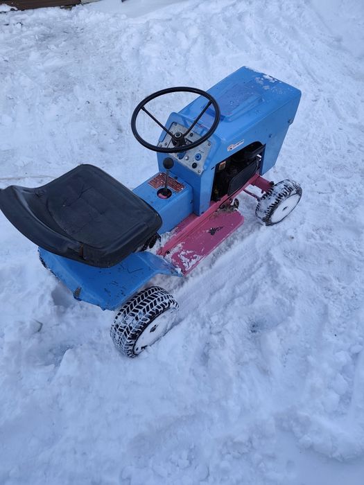 Vând kart tip tractoraș