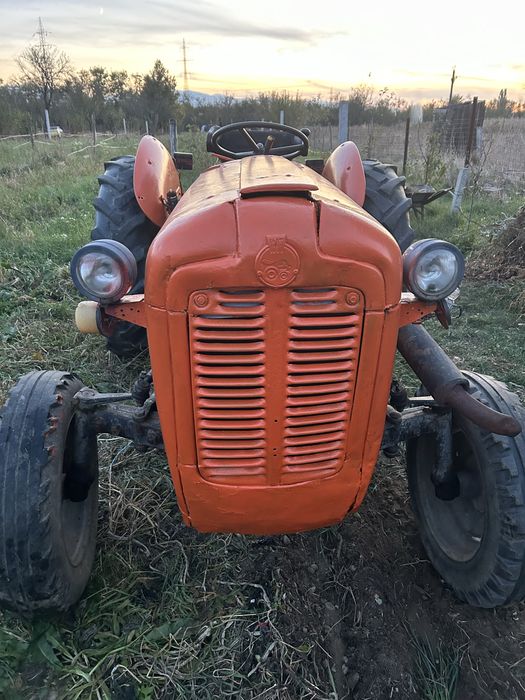 Tractor cu priza de putere si tiranti