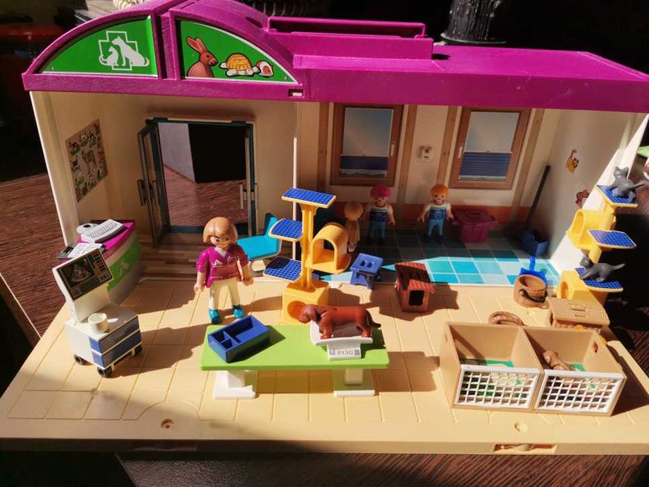 Playmobil City Life, Vet Clinic - Set mobil clinica veterinara