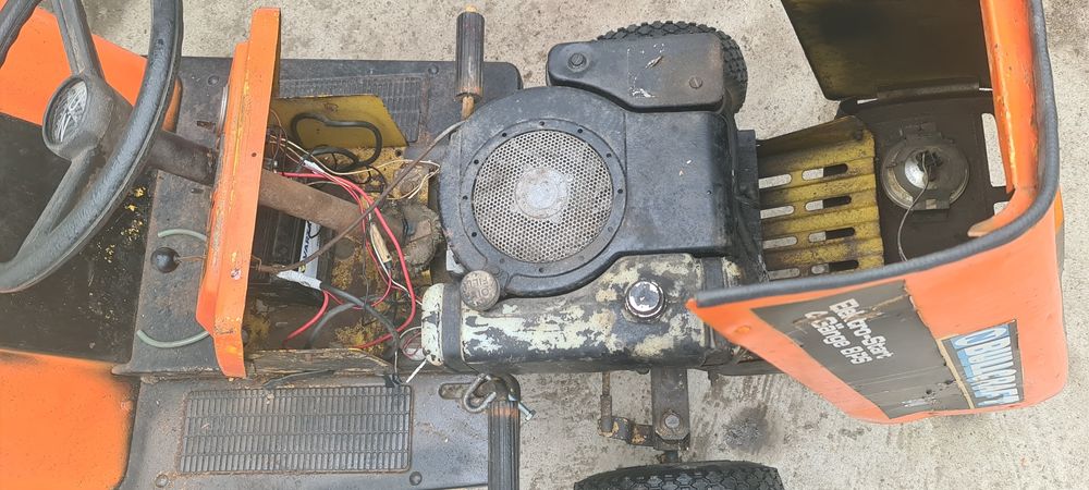 Tractoras gazon  benzina