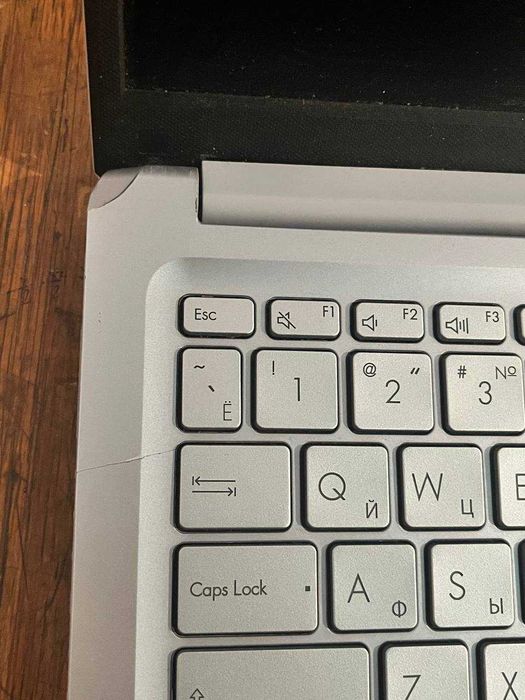 ASUS Vivobook 15.x1502z