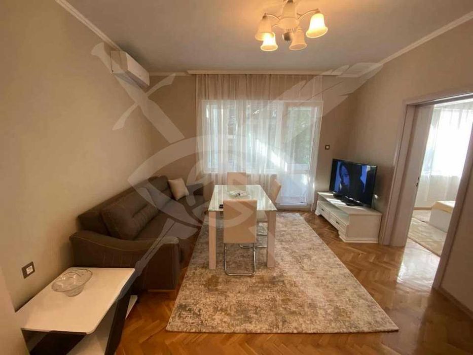 Дава се под наем Тристаен апартамент в Варна, Център - 72 кв.м за 800 € - Снимка #1