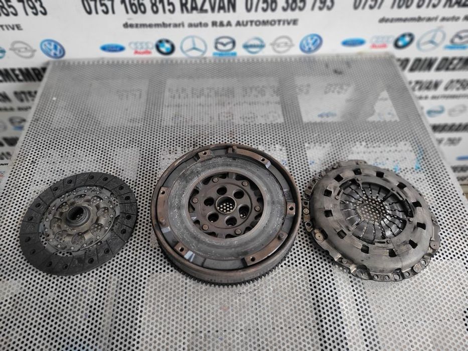 Kit Ambreiaj Volanta Masa Dubla Bmw E90 E91 E92 E93 E87 E81 E60 E61 2.0I Benzina N43 N46