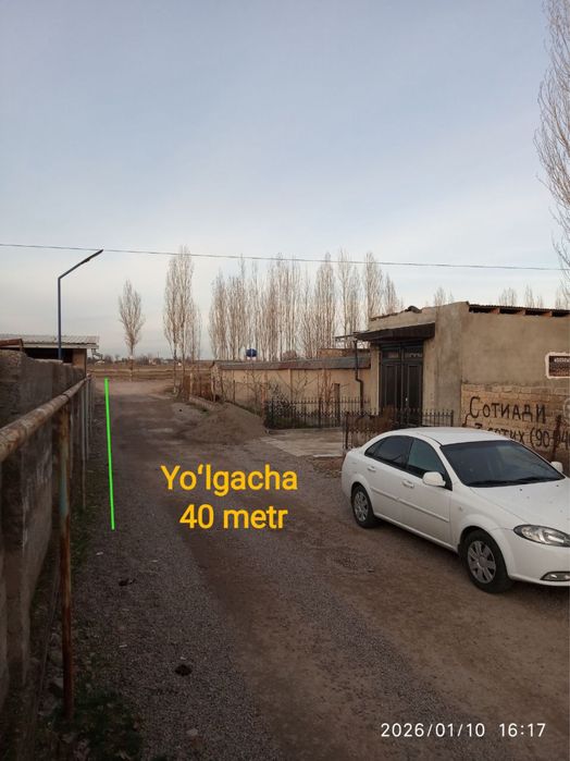 3 sotix yer sotiladi