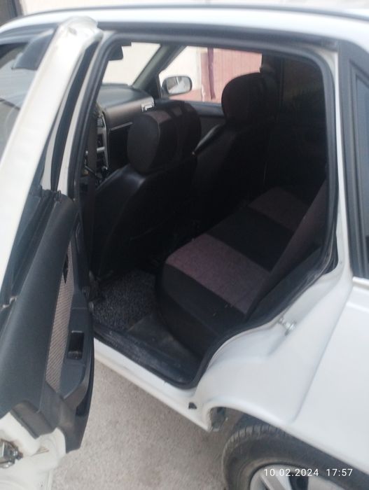 Moshinani xolati yaxshi mator 1,6 
4 ta shinasi yangi quyilgan