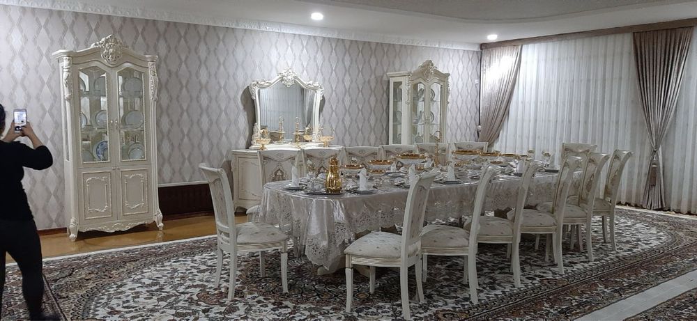 2ta gilam  8x4 sotiladi !