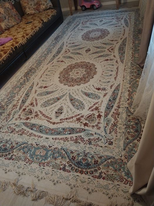 Продам ковёр шёлк