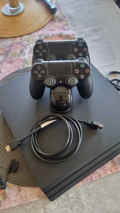 PLAY STATION 4 PRO