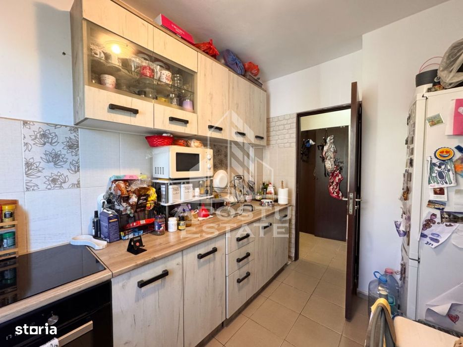 Apartament cu 2 camere, renovat, etaj 3/4, zona Solventul in Timisoara