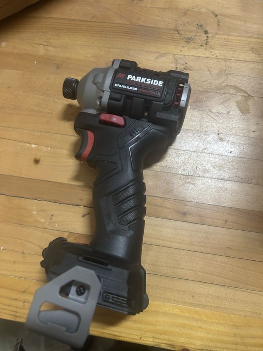 Bormasina impact 20v parksaide