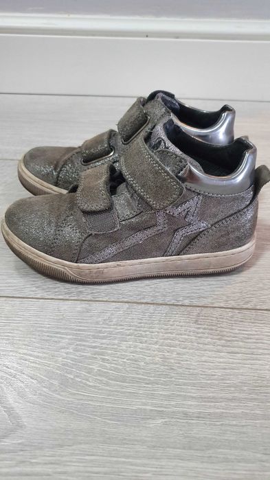 Продам детские ботинки для девочки, кожа