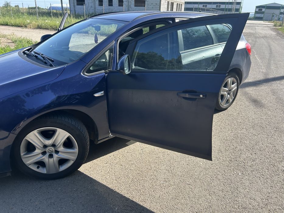 OPEL Astra 2011 — imagine 5