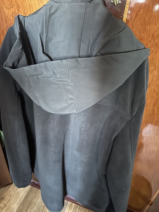 Продам куртку детскую размер м