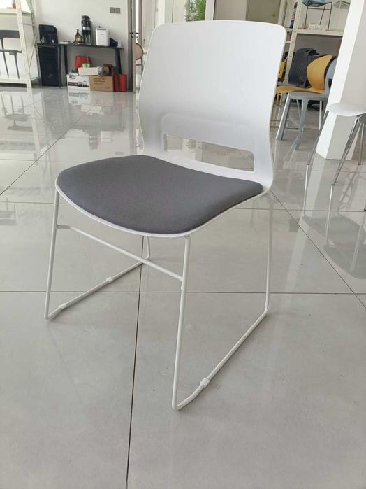 Складной офисный стол + 2 стула