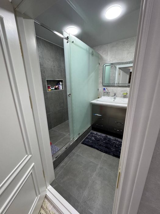 Сдаётся 2х комнатная квартира на 4этаже в районе Крытый рынок