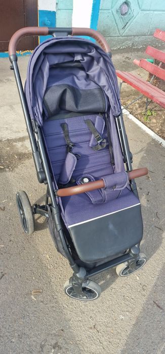 Коляска прогулочная, всесезонная
