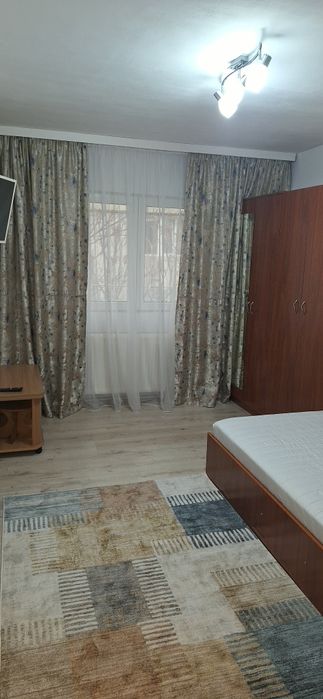 Garsoniera de închiriat.