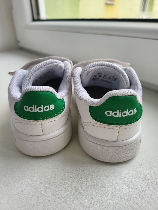 Pantofi sport ADIDAS mărime 20