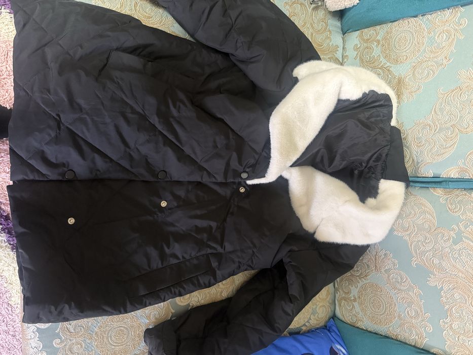 Пррдам ветровку б/у одевала один сезон