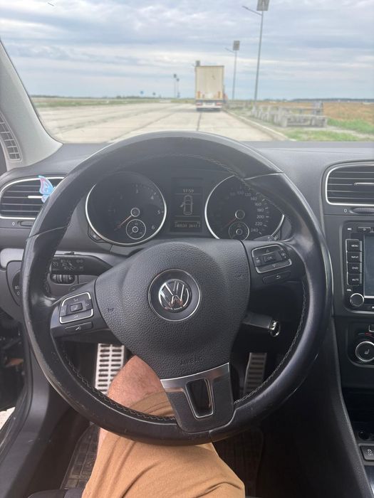 VOLKSWAGEN Golf 2011 — imagine 4